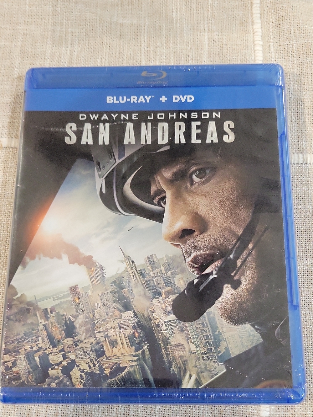 Warner Bros. San Andreas Blu-ray + DVD (blue)